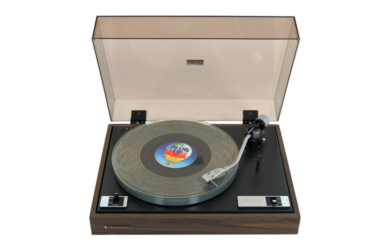 Kenwood KD 1033 turntable