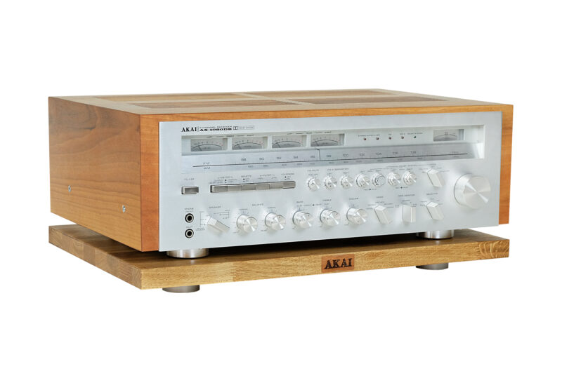 Audio table FD Store. Akai Oak. Classic Vintage. Audio table, audio vintage