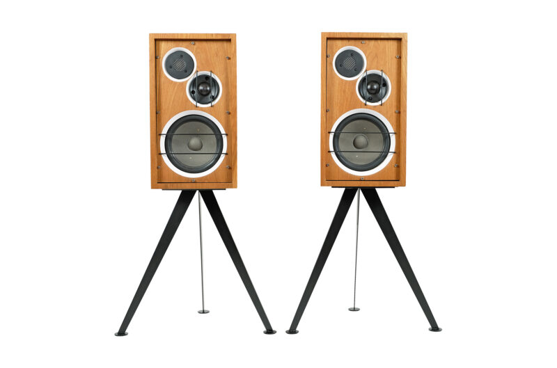 speakers stands